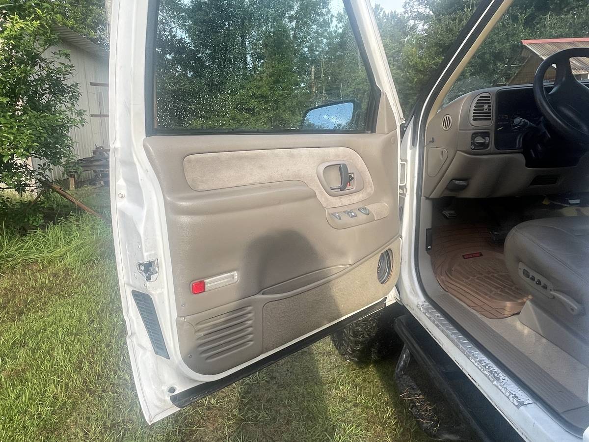 Gmc-sierra-1500-1996-white-2