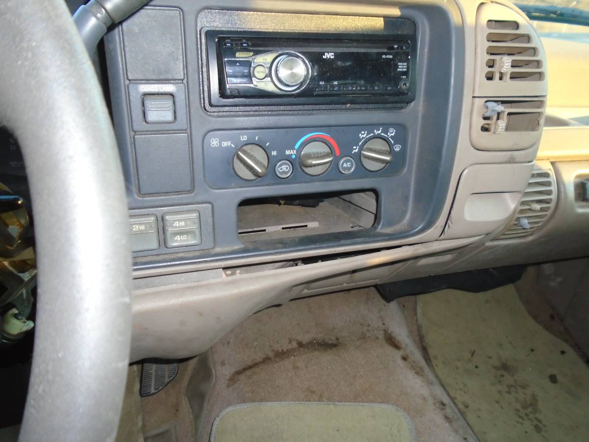 Gmc-sierra-1500-1996-white-3