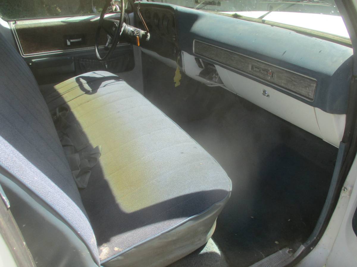 Gmc-sierra-1975-white-15