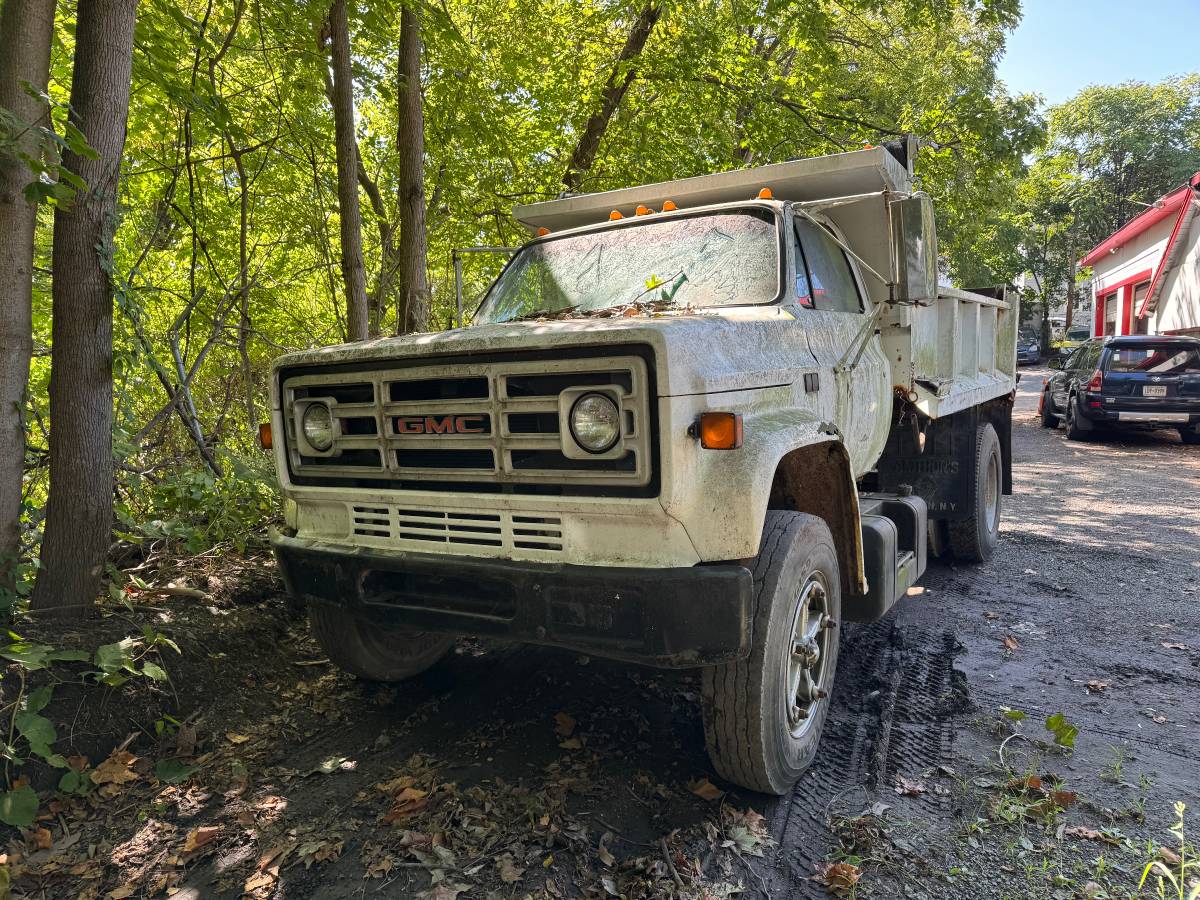 Gmc-sierra-1986-white-3