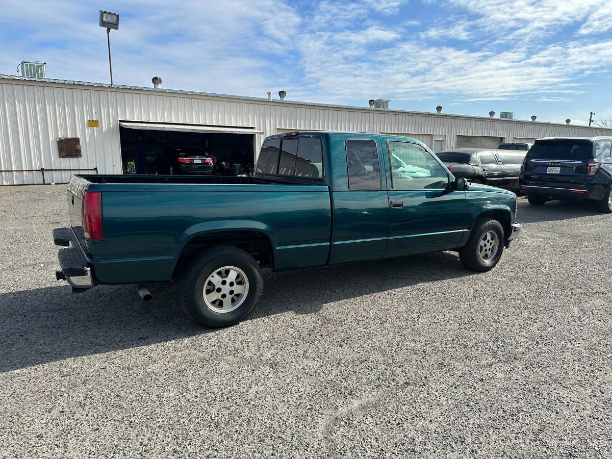 Gmc-sierra-1995-green-12