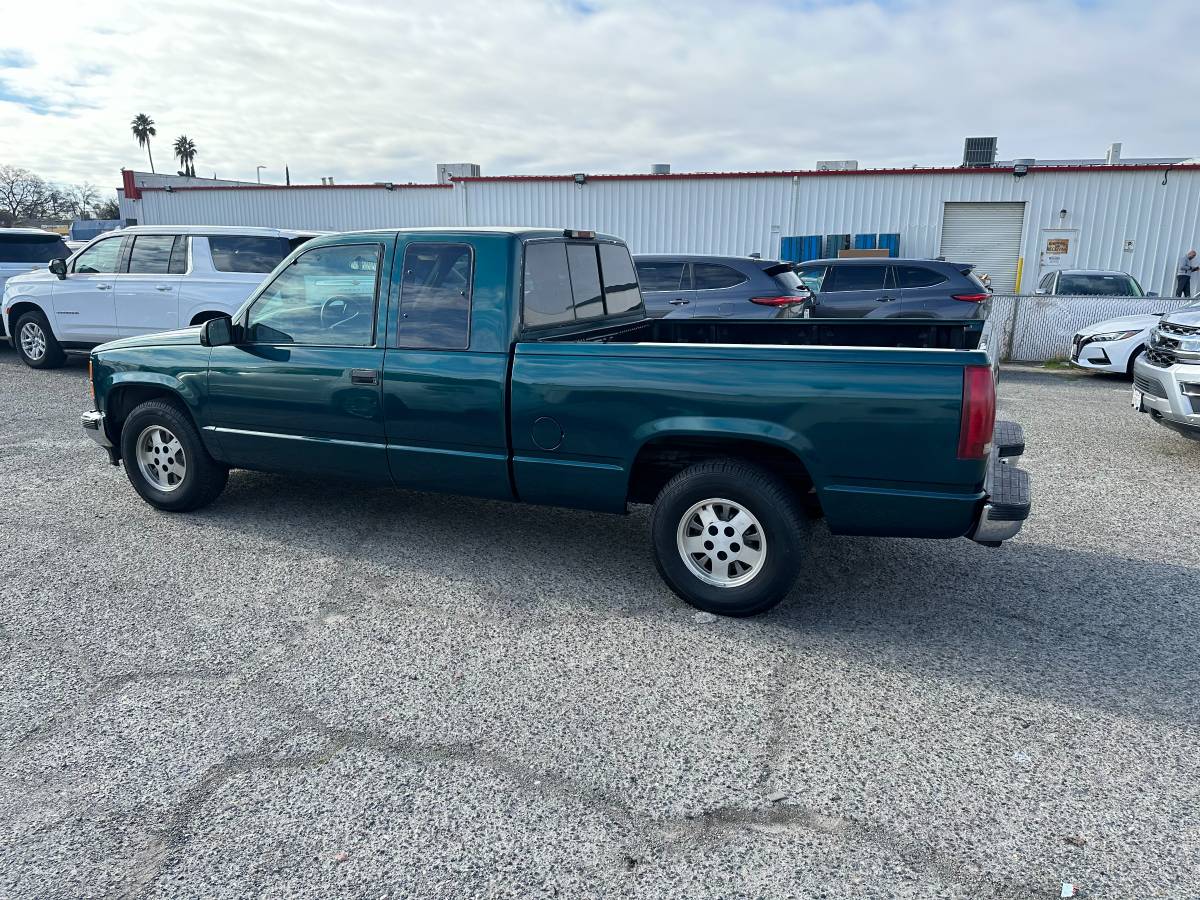 Gmc-sierra-1995-green-25