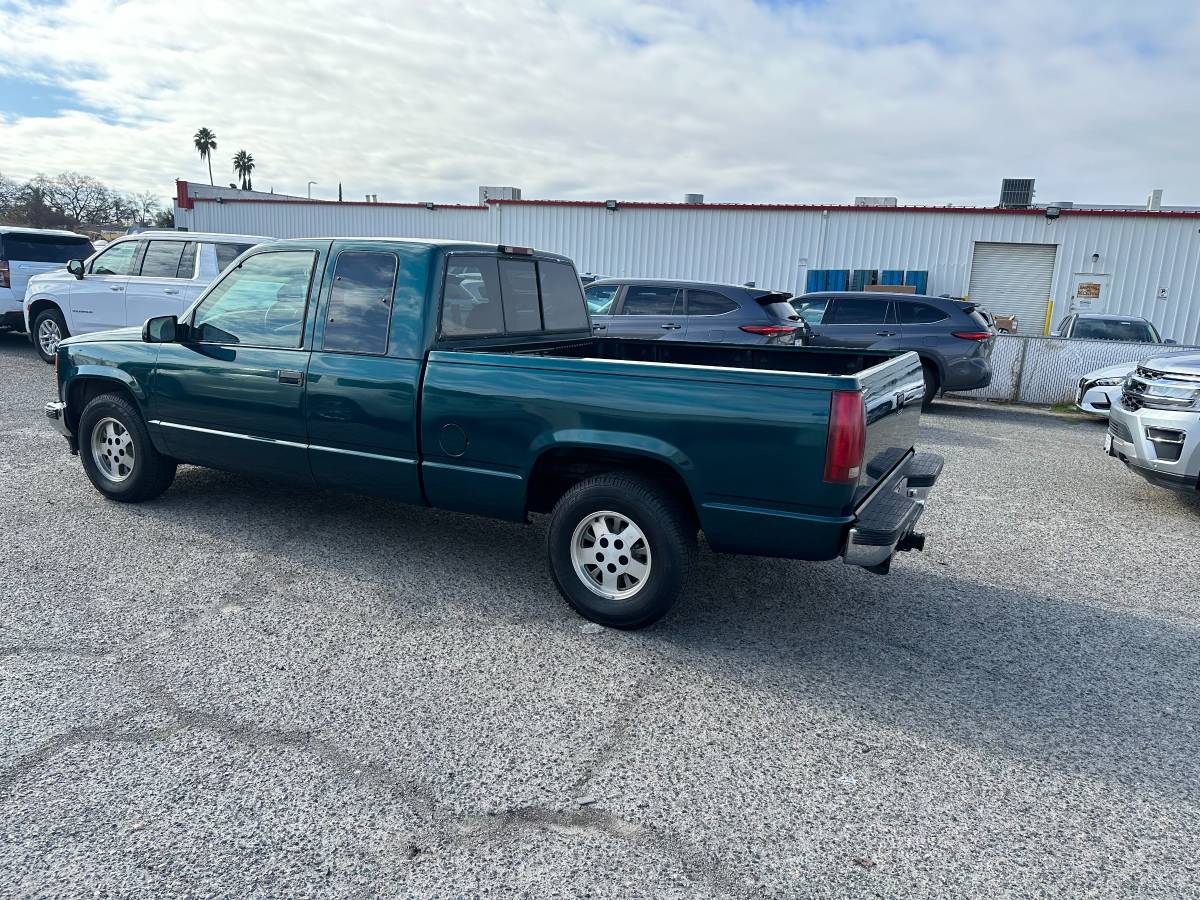 Gmc-sierra-1995-green-30