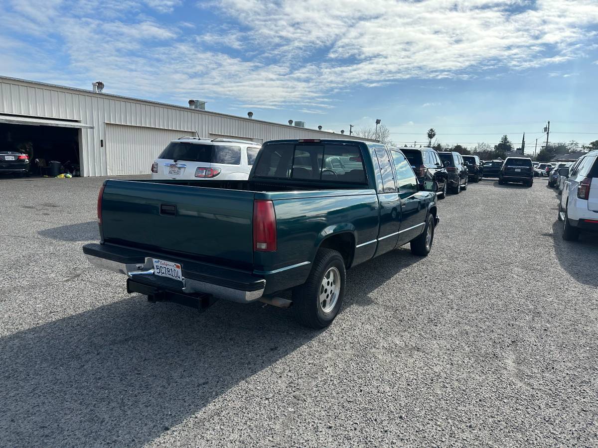 Gmc-sierra-1995-green-32