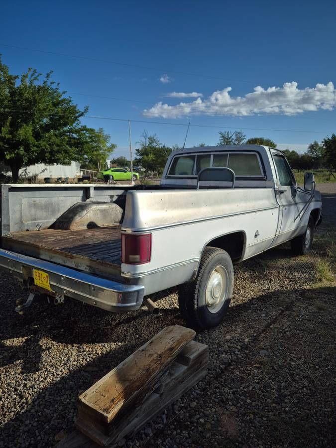 Gmc-sierra-2500-1976-silver-2