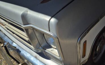Gmc-sierra-2500-1976-silver-3