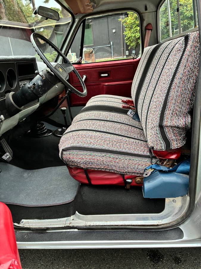 Gmc-sierra-2500-1979-silver-1