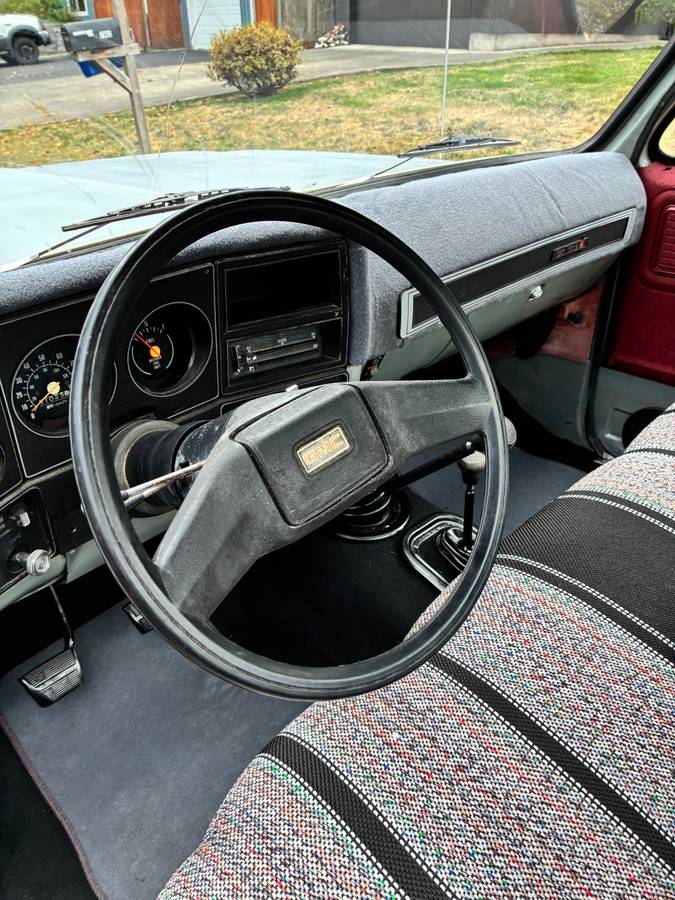Gmc-sierra-2500-1979-silver-17