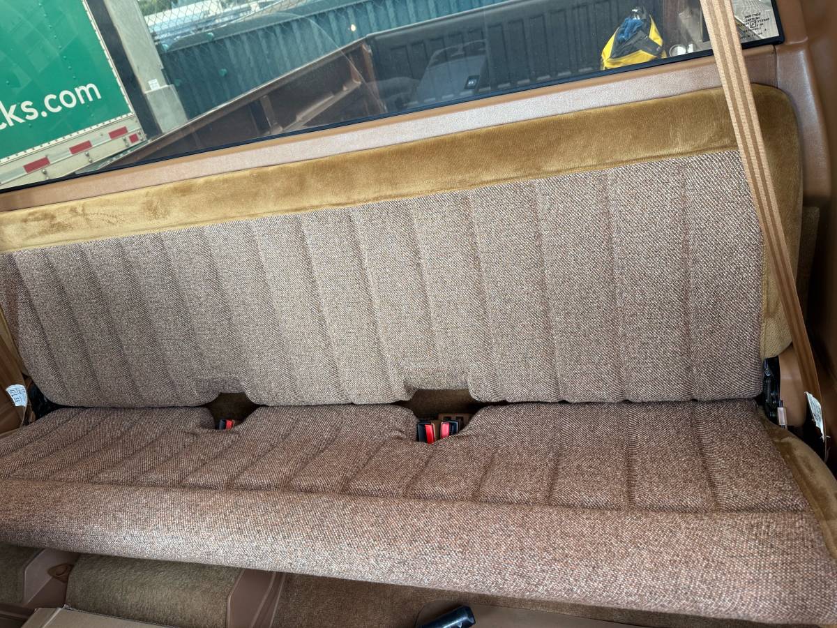 Gmc-sierra-3500-1989-brown-8