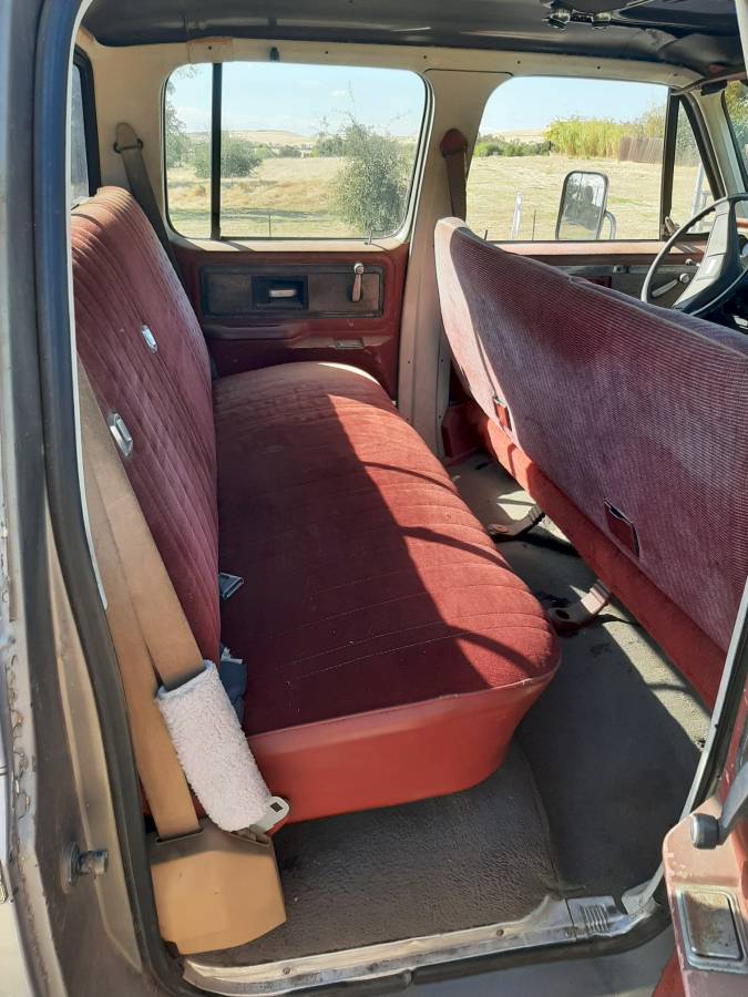Gmc-sierra-3500-classic-1977-silver-4