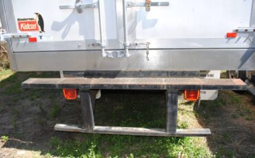 Gmc-sierra-c6000-diesel-1981-red-40