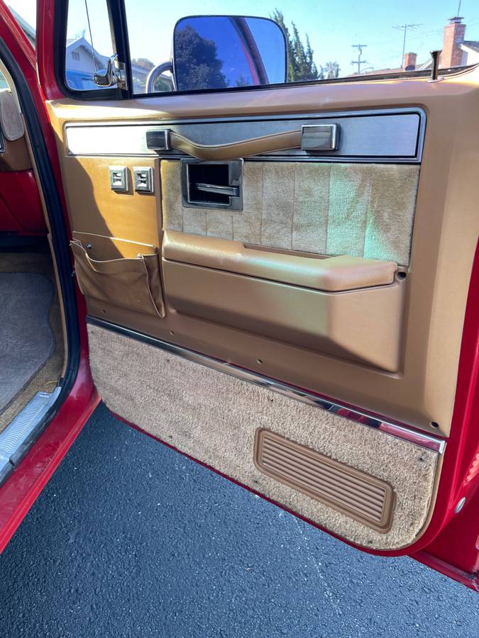 Gmc-sierra-classic-1988-red-13