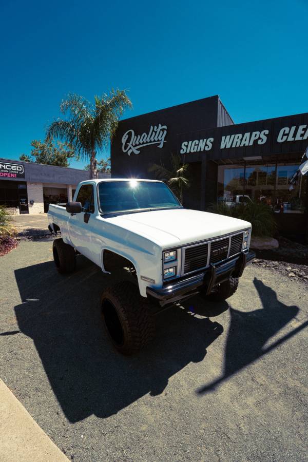Gmc-sierra-classic1500-crew-cab-1985-white-12