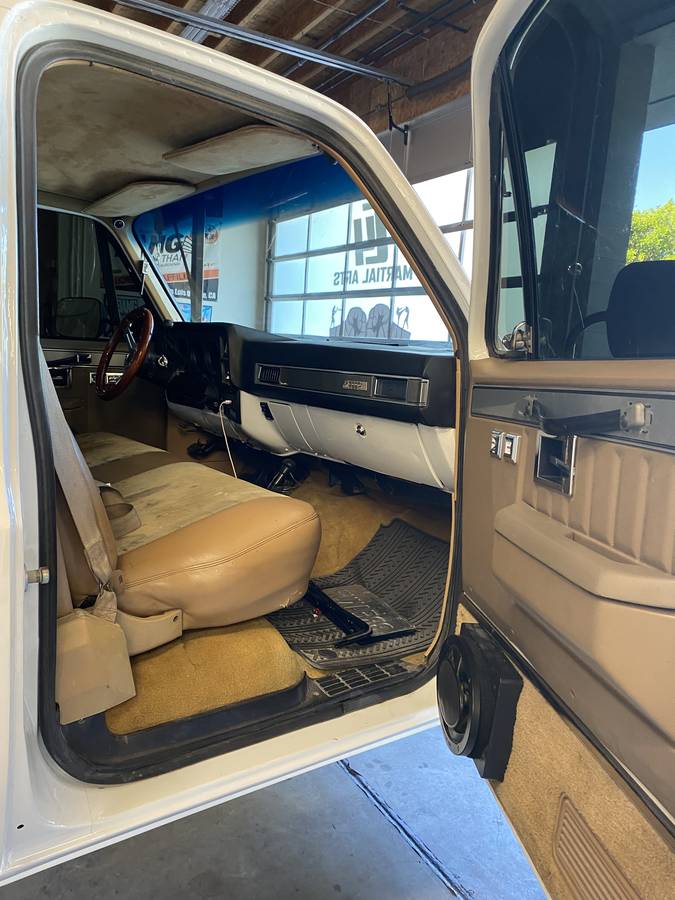 Gmc-sierra-classic1500-crew-cab-1985-white-2