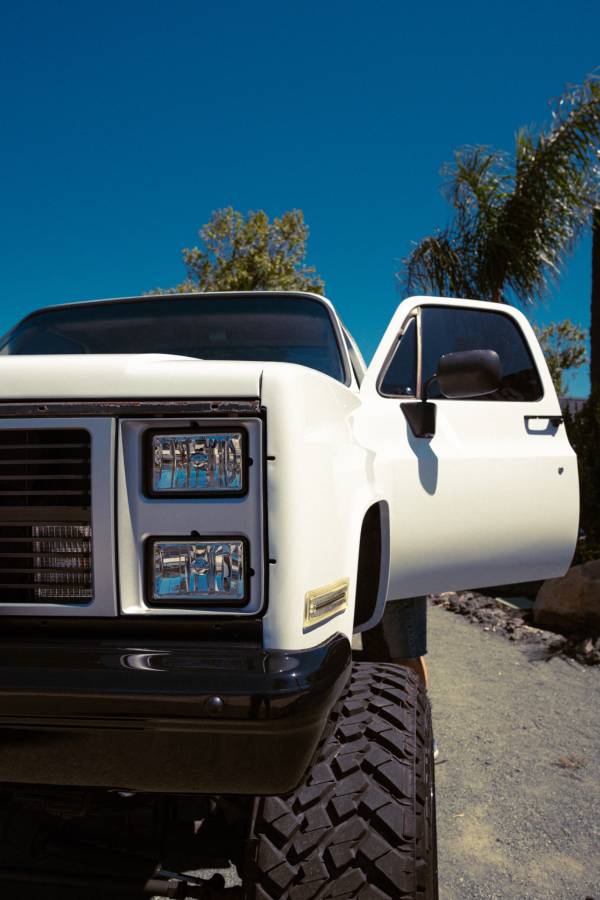 Gmc-sierra-classic1500-crew-cab-1985-white-7