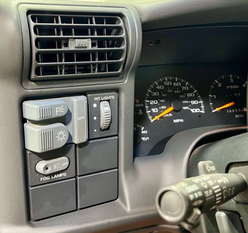 Gmc-sonoma-12-ton-nominal-1996-10