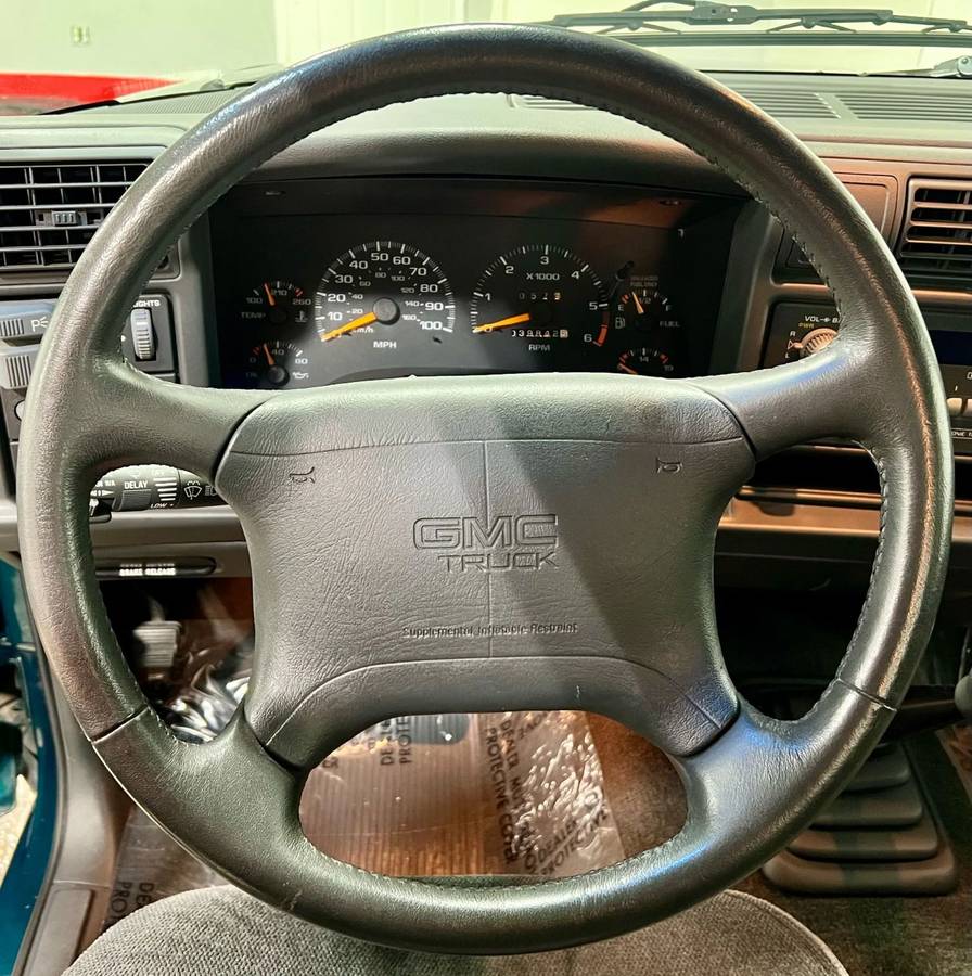Gmc-sonoma-12-ton-nominal-1996-13