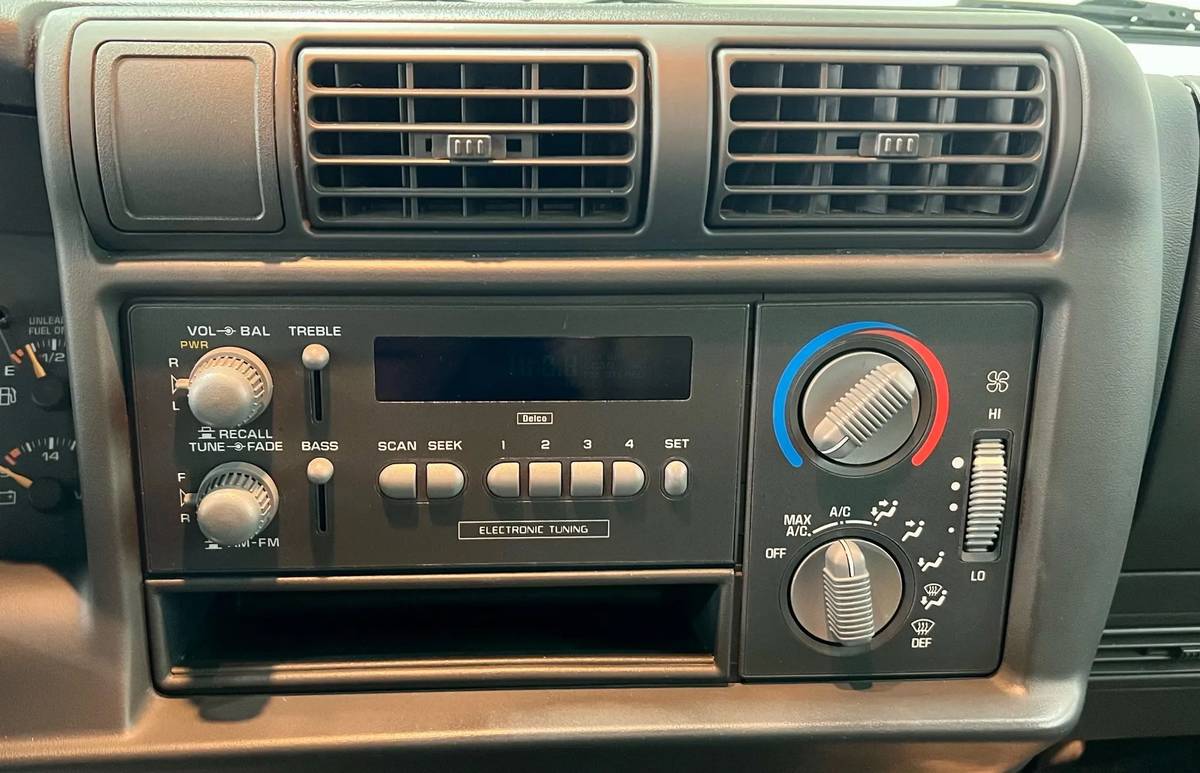 Gmc-sonoma-12-ton-nominal-1996-42