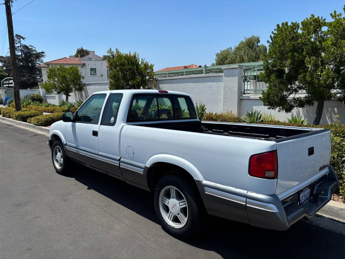 Gmc-sonoma-1994-white-1