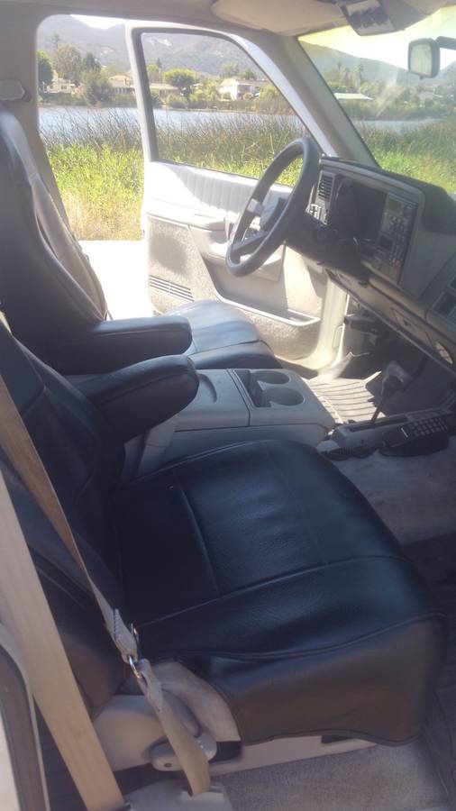 Gmc-suburban-12-ton-nominal-1994-white-5