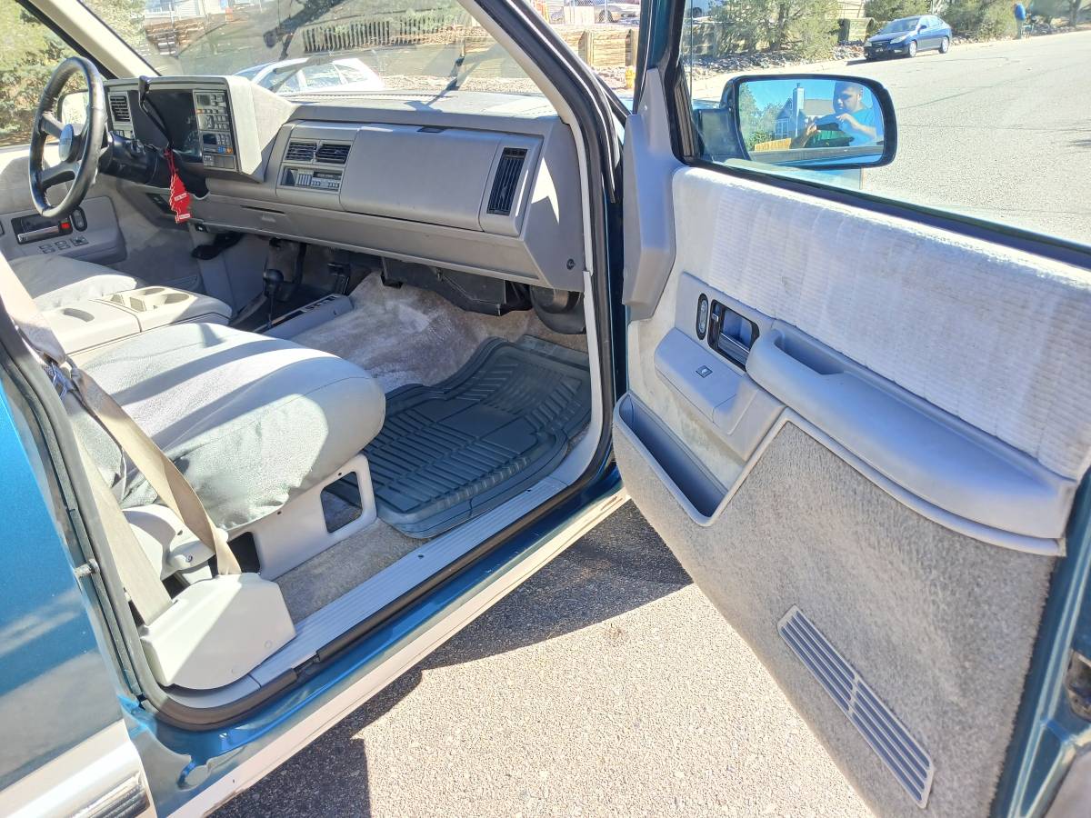 Gmc-suburban-1500-1994-blue-1