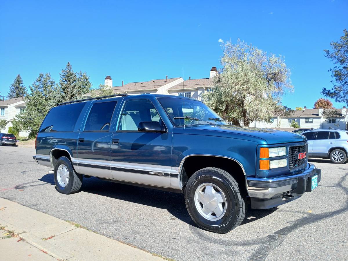 Gmc-suburban-1500-1994-blue-10