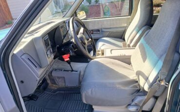 Gmc-suburban-1500-1994-blue-13
