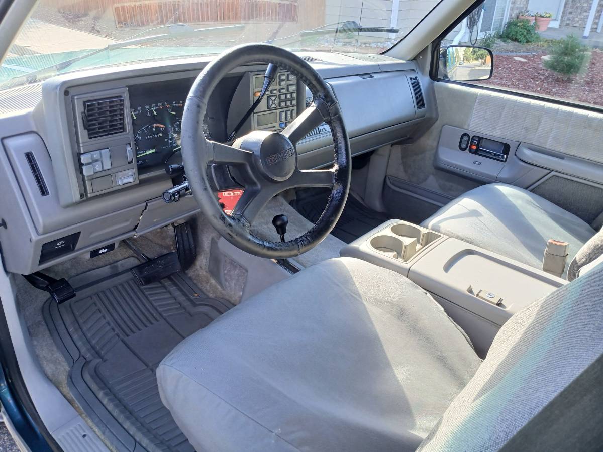 Gmc-suburban-1500-1994-blue-14