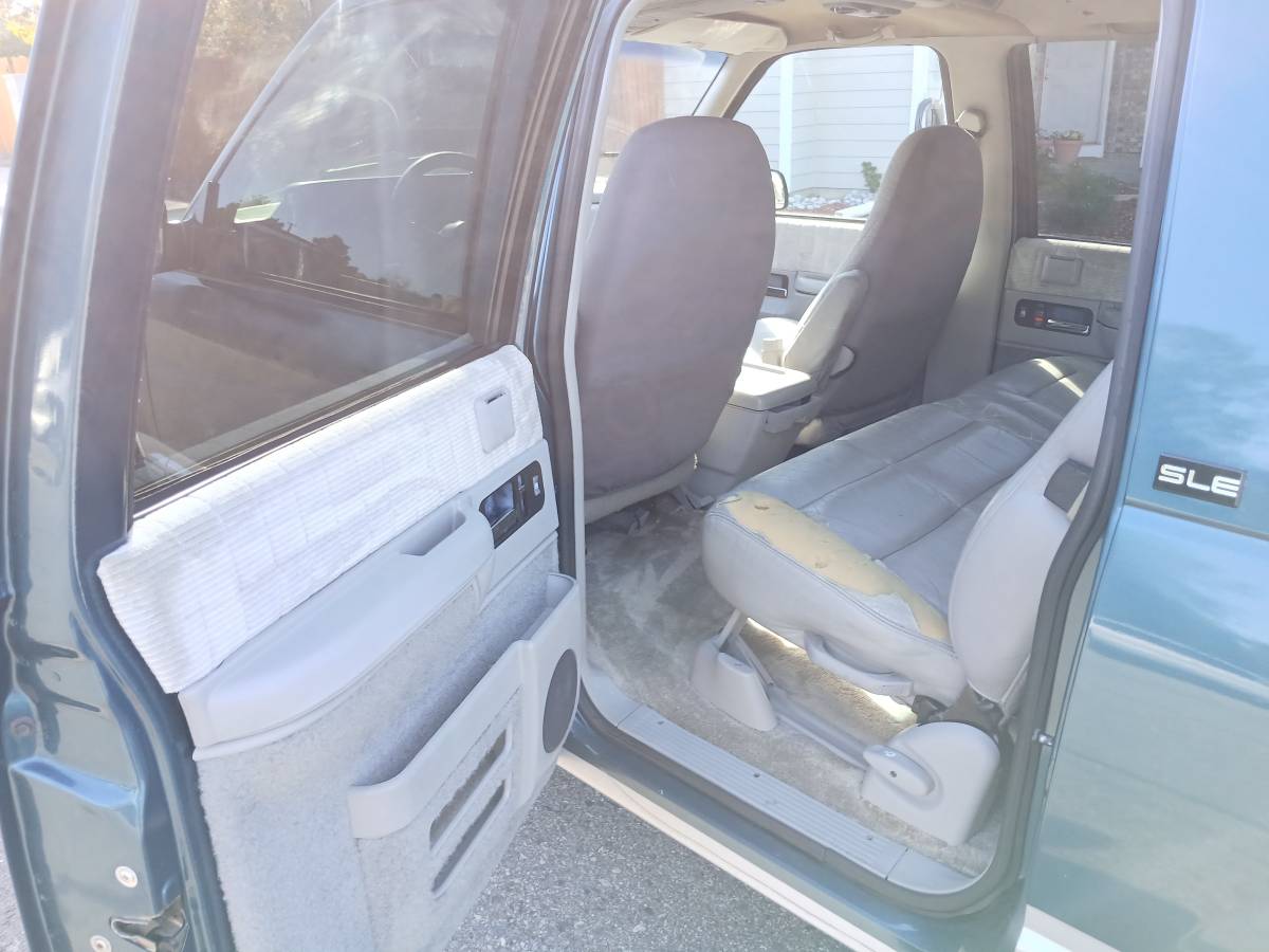Gmc-suburban-1500-1994-blue-15