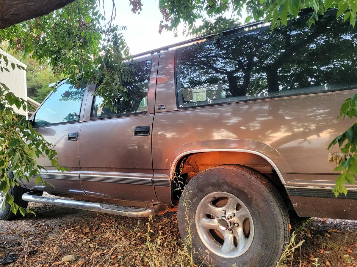 Gmc-suburban-1500-1994-brown-5