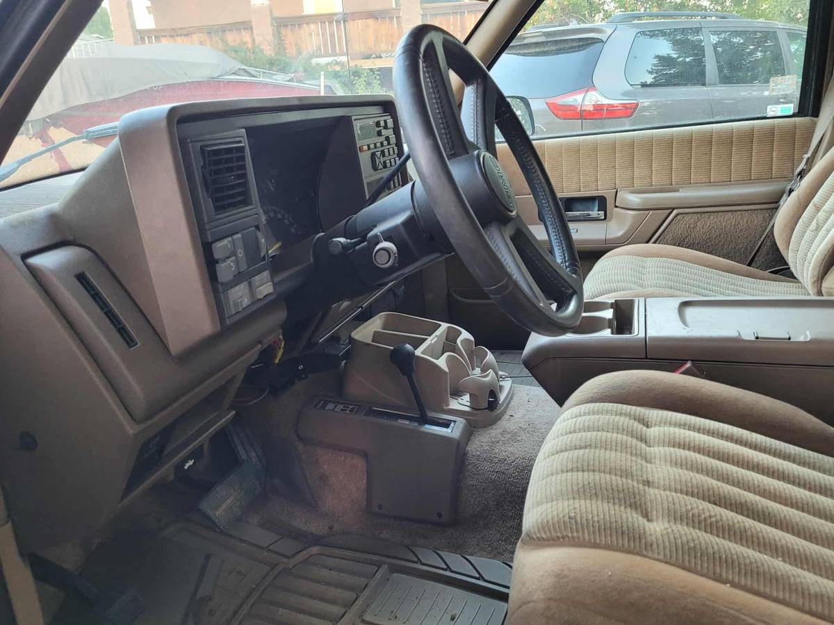 Gmc-suburban-1500-1994-brown-8