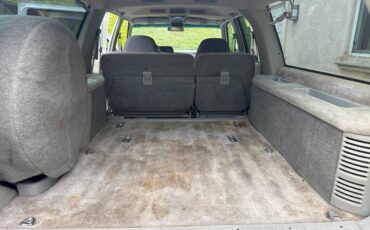 Gmc-suburban-1500-1994-white-10