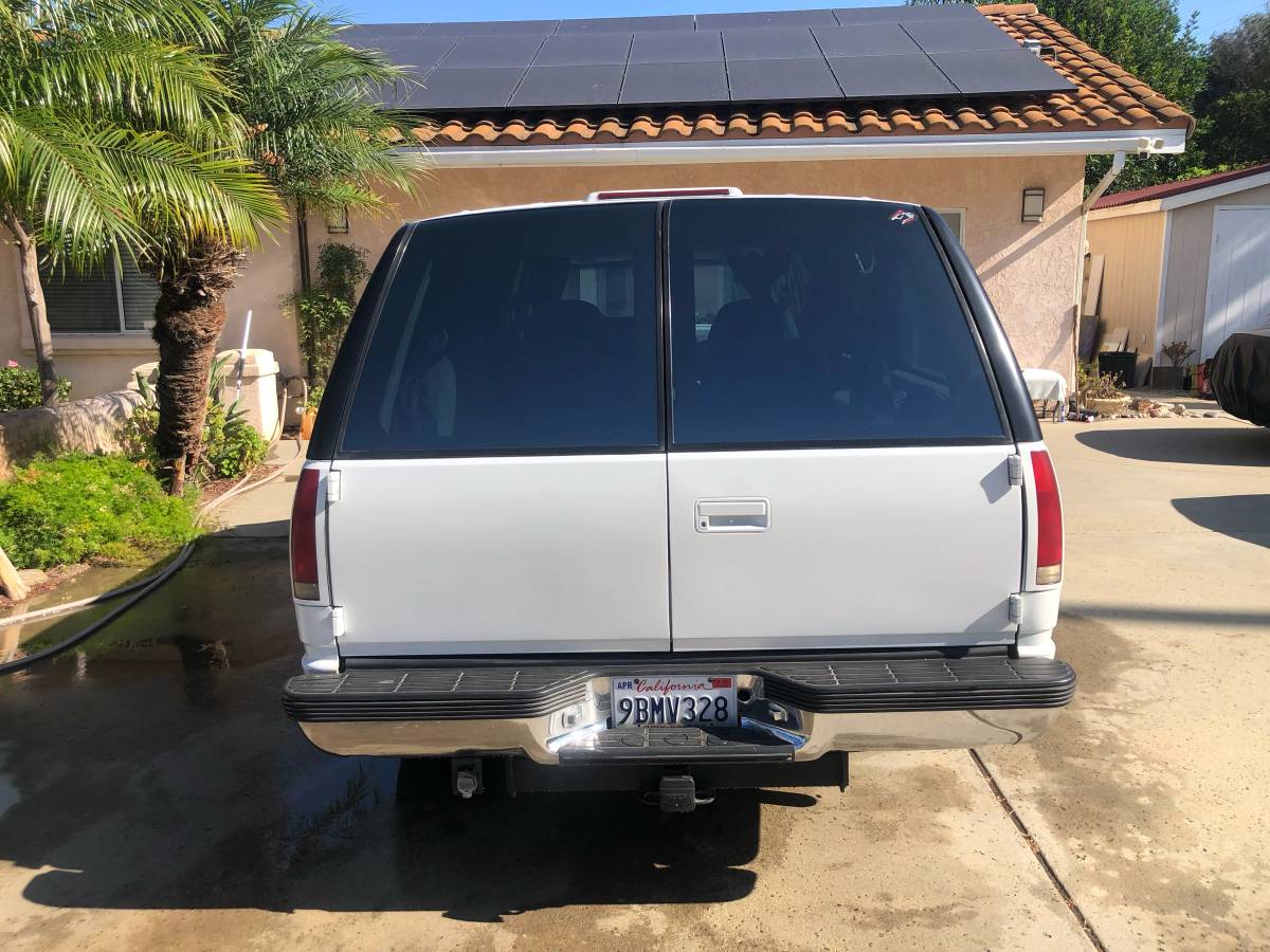 Gmc-suburban-1500-1994-white-2