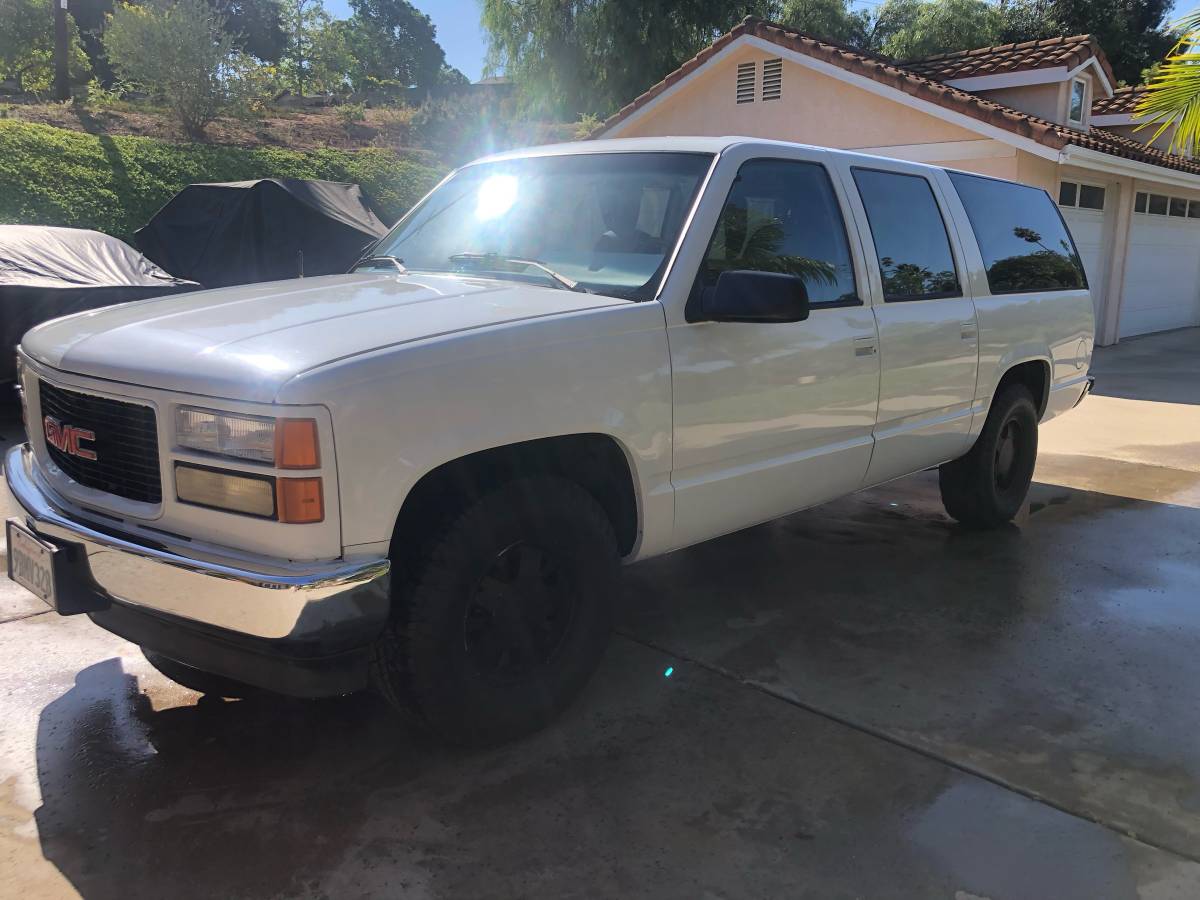 Gmc-suburban-1500-1994-white-3