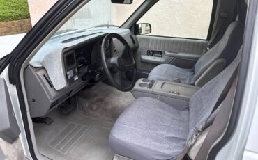 Gmc-suburban-1500-1994-white-6