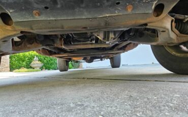 Gmc-suburban-1500-1996-black-10