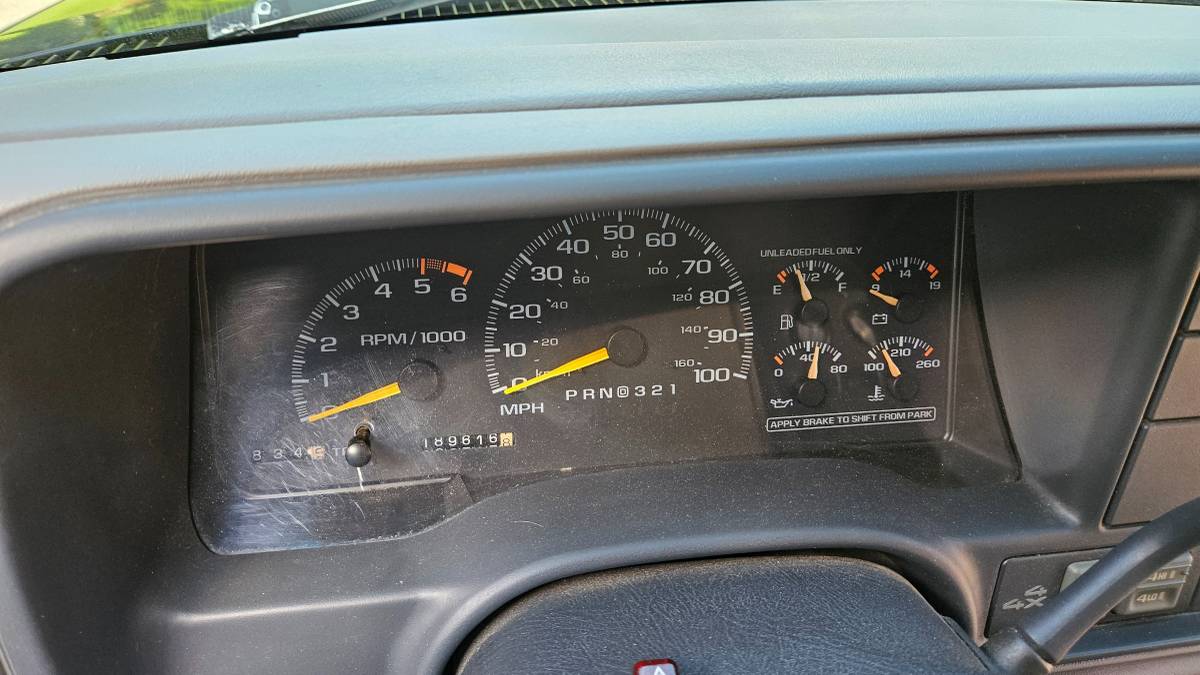 Gmc-suburban-1500-1996-black-12