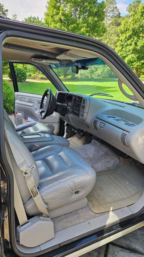 Gmc-suburban-1500-1996-black-17