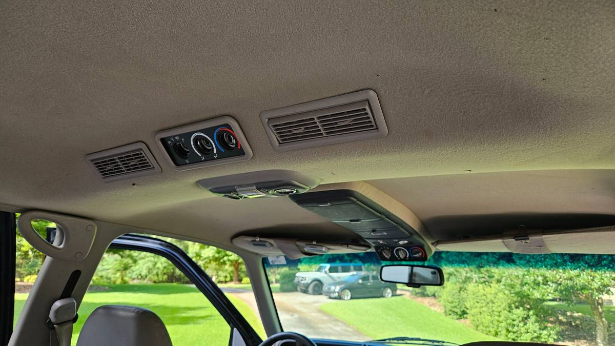 Gmc-suburban-1500-1996-black-18