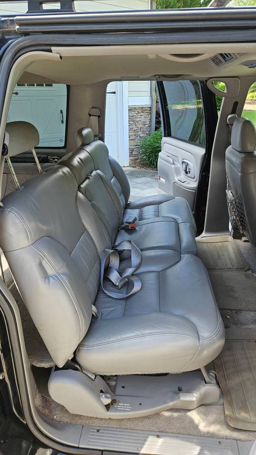 Gmc-suburban-1500-1996-black-19