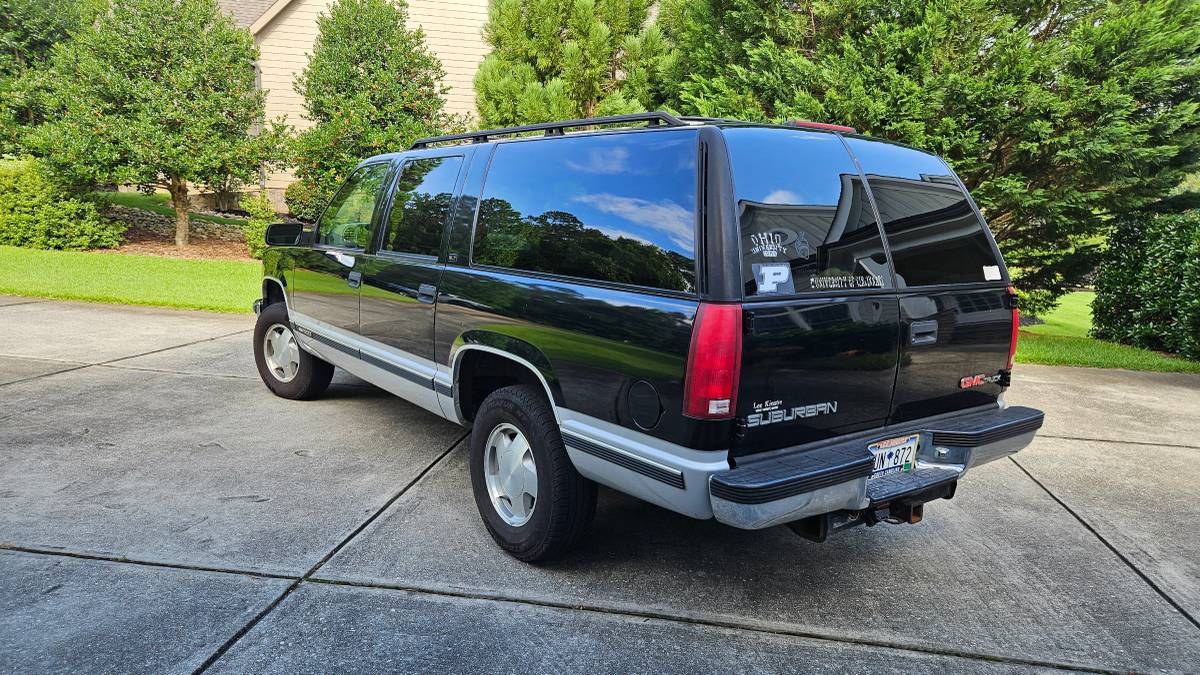 Gmc-suburban-1500-1996-black-2