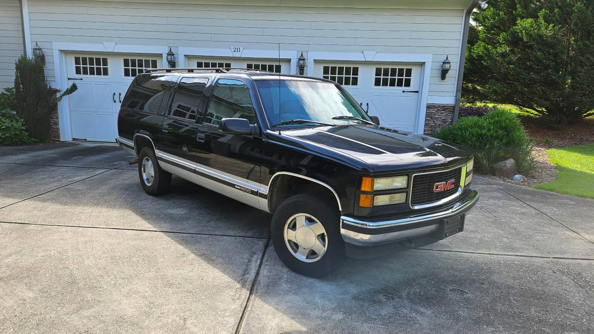Gmc-suburban-1500-1996-black-6