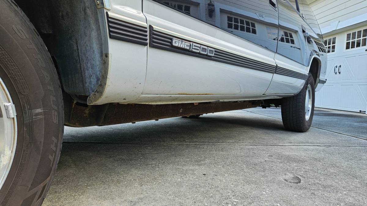 Gmc-suburban-1500-1996-black-8