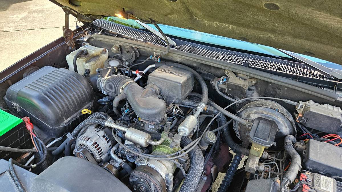 Gmc-suburban-1500-1996-black-9