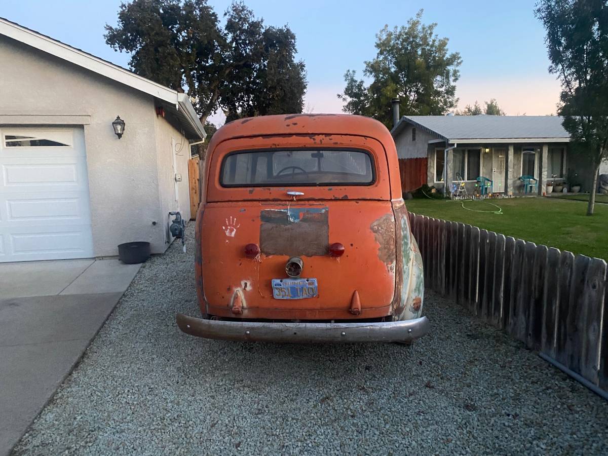 Gmc-suburban-1950-orange-1