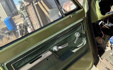 Gmc-suburban-1972-green-7