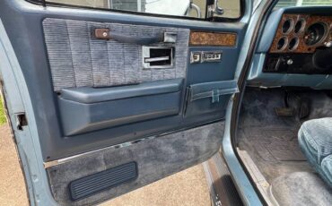 Gmc-suburban-1989-10