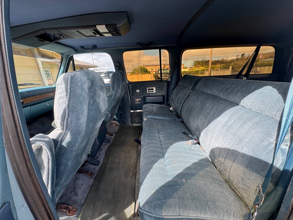 Gmc-suburban-1989-4