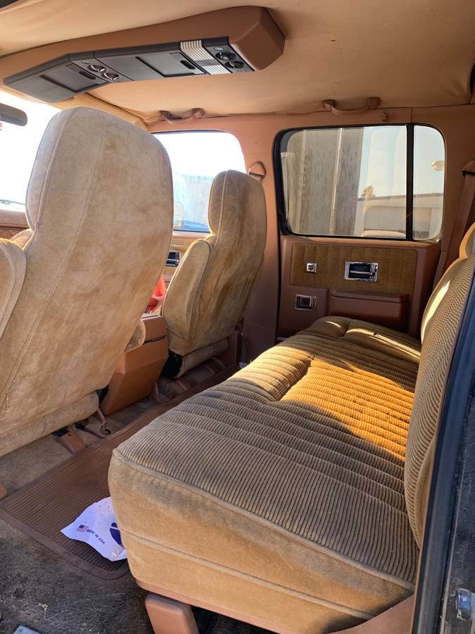 Gmc-suburban-1990