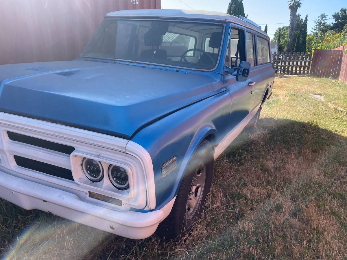 Gmc-suburban-2500-1972-3